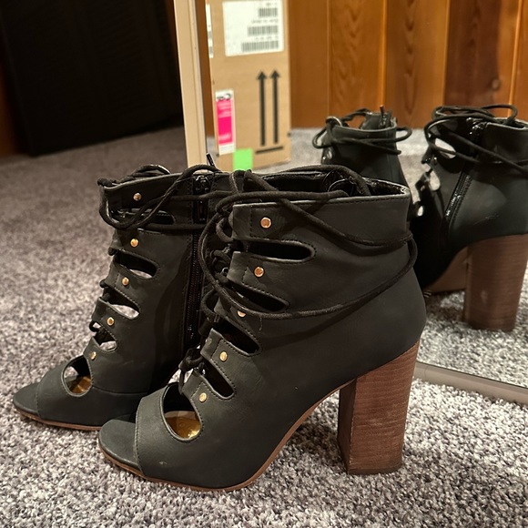 Strappy Aldo Heels - Picture 5 of 5